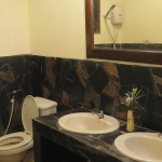 bungalows-restaurant-bar-sale-west-coast-koh-chang-bathroom