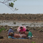 locals-dan-khao-koh-chang