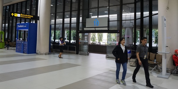 bangkok airport private transfer meeting point door ten