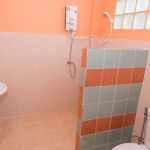 homestay-cafe-sale-koh-chang-bathroom-guestroom-1
