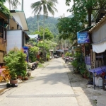 homestay-guesthouse-pizzeria-sale-koh-chang-street