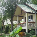 koh-chang-hostel-sale-rooms-path