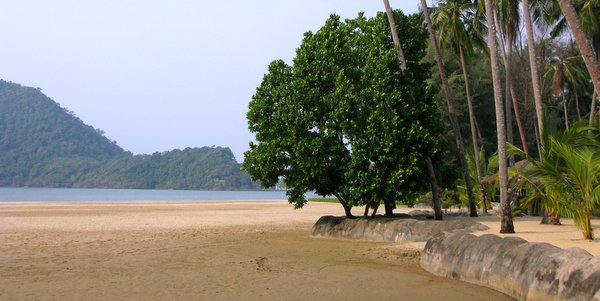 klong son beach