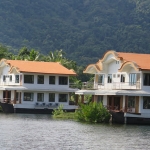 koh-chang-cruise-ship-bang-bao-beach-boat-chalets