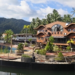 koh-chang-cruise-ship-bang-bao-beach-pool-boat