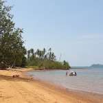 dan-khao-beach-looking-north-east-coast-koh-chang-beaches-2