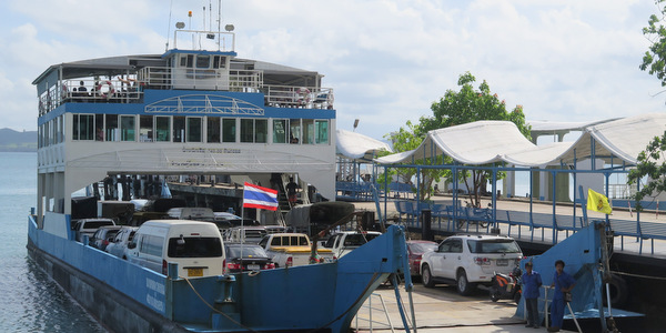 ferry koh chang at pier