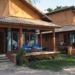 flora-i-talay-chai-chet-beach-koh-chang