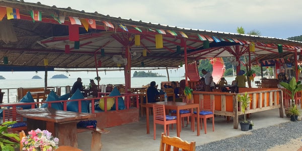sea terrace tables lonely beach por par restaurant koh chang