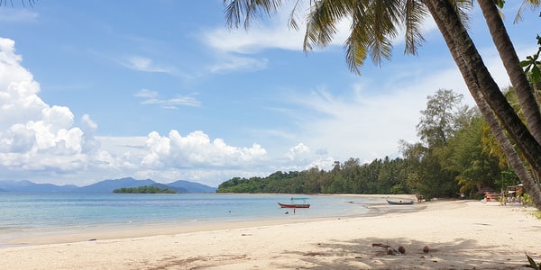 beach boats ao suan yai