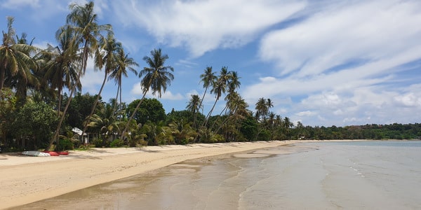 ao suan yai beach pier