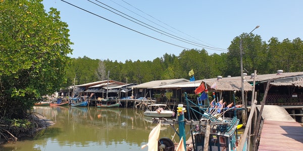 fishing village salak khok koh chang