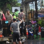 songkran-2017-koh-chang-kai-bae-beach