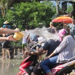 songkran-2017-koh-chang-klong-prao-beach