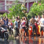 songkran-2017-koh-chang-white-sand-beach (4)-min