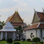 wat-arun-bangkok-entrance