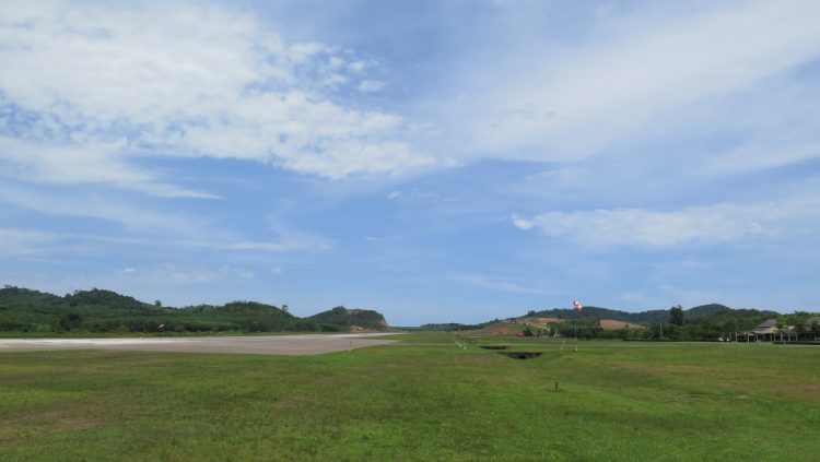 runway trat airport